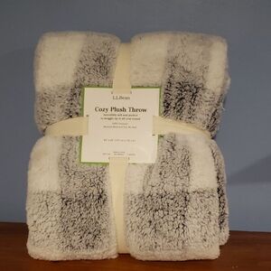 L.L. Bean Cozy Plush Throw Soft Gray and White NWT